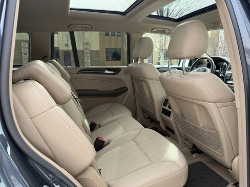 Used 2016 Mercedes-Benz GL 450 4MATIC w/ Premium I Package image 12