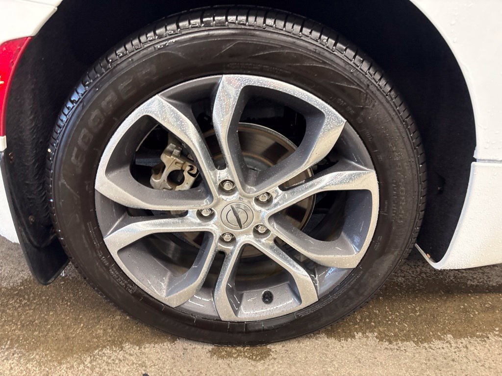 Used 2022 Chrysler Pacifica Pinnacle FWD image 22