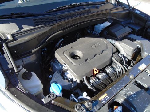 Used 2017 Hyundai Santa Fe Sport image 18