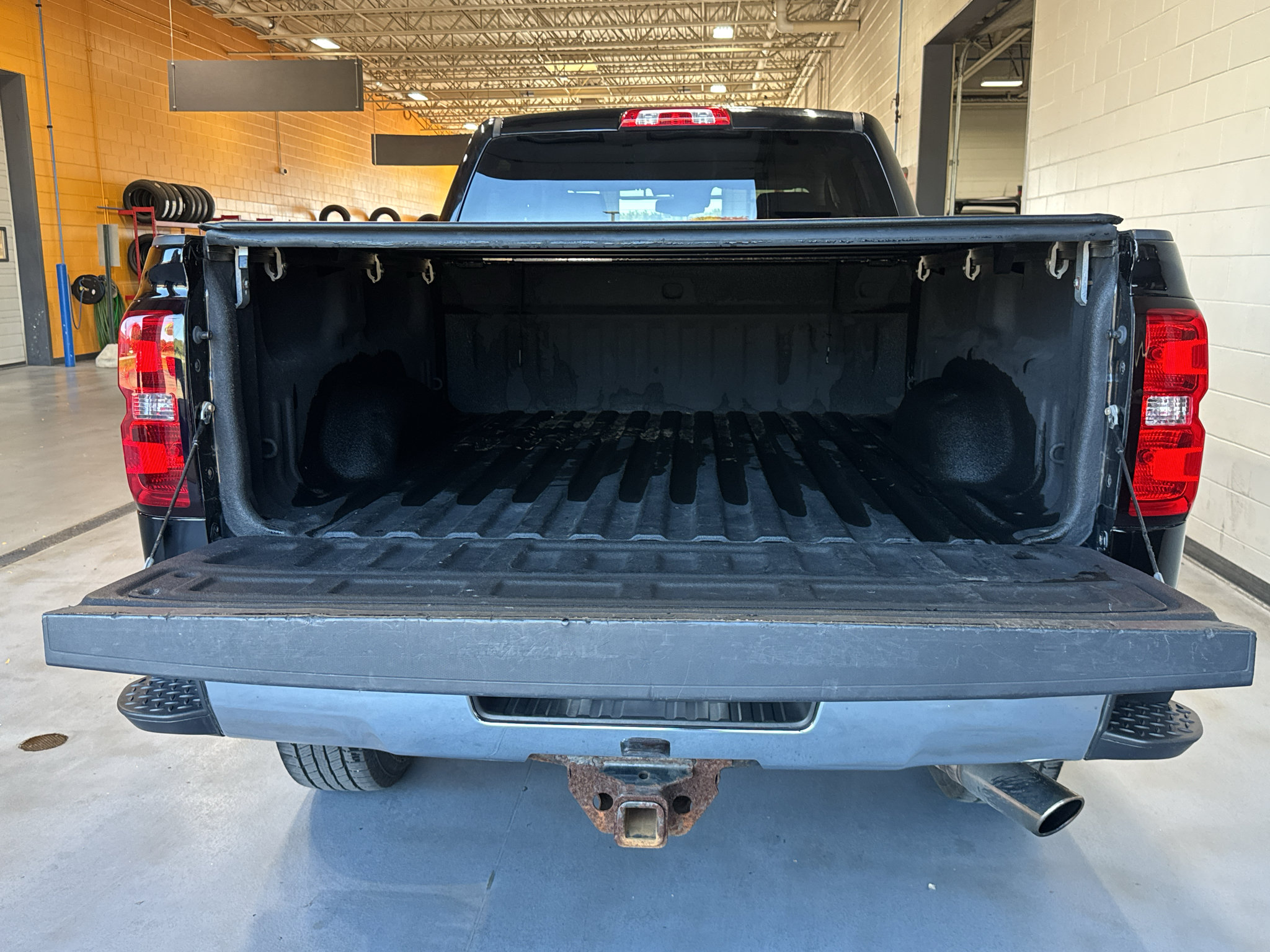 Used 2015 Chevrolet Silverado 2500 LTZ w/ LTZ Plus Package AWD/4WD image 18
