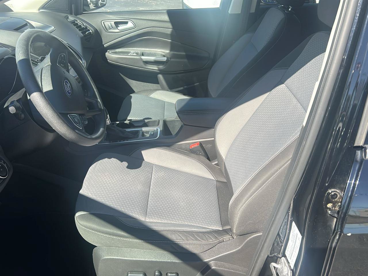 Used 2017 Ford Escape SE w/ Equipment Group 201A AWD/4WD image 12