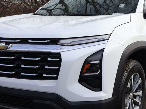 Certified 2025 Chevrolet Equinox LT image 3