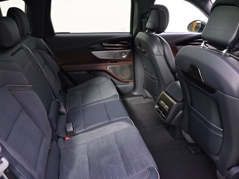 New 2026 Lincoln Nautilus Black Label w/ Jet Appearance Package AWD/4WD image 18