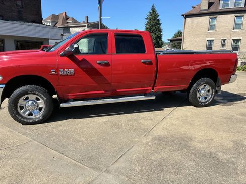 Used 2014 RAM 2500 Tradesman w/ Chrome Appearance Group AWD/4WD image 2