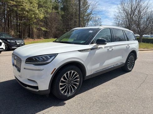 Used 2023 Lincoln Aviator AWD w/ Premium Package image 2