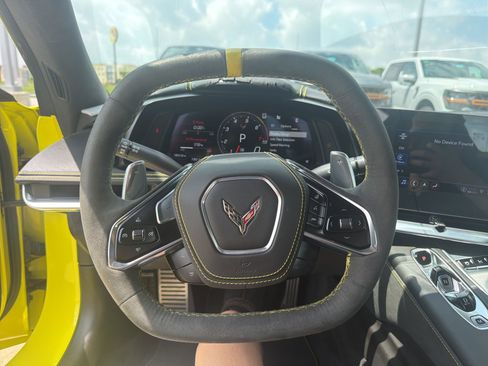 Used 2022 Chevrolet Corvette Stingray Premium Conv w/ Z51 Performance Package RWD image 19