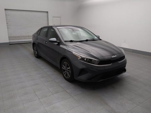 Used 2022 Kia Forte LXS image 13
