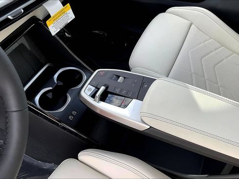 New 2026 BMW X2 xDrive28i w/ Technology Package AWD/4WD image 18