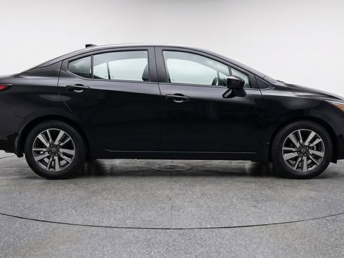 Used 2025 Nissan Versa SV image 8