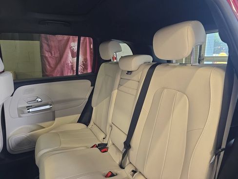 Used 2026 Mercedes-Benz GLB 250 image 17