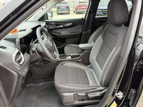 Certified 2025 Chevrolet TrailBlazer LS w/ LS Convenience Package AWD/4WD image 13