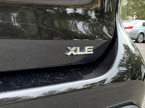 Used 2022 Toyota Highlander XLE image 21