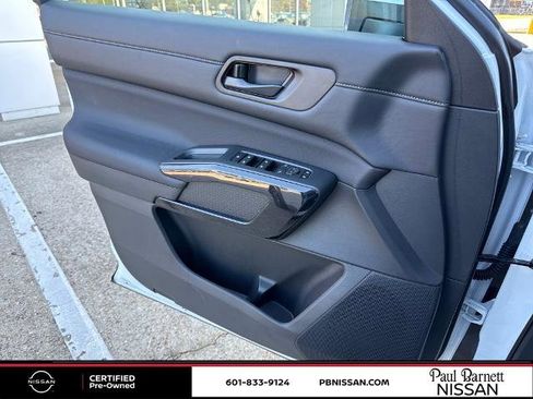 Certified 2025 Nissan Pathfinder SV w/ SV Premium Package image 23