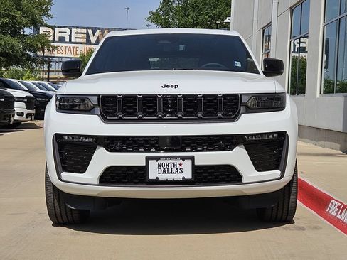 New 2026 Jeep Grand Cherokee L Limited AWD/4WD image 5