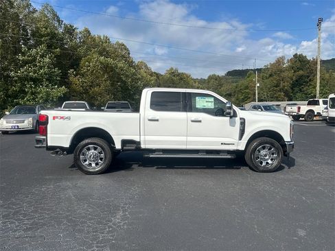 New 2026 Ford F250 Lariat w/ Lariat Premium Package image 4