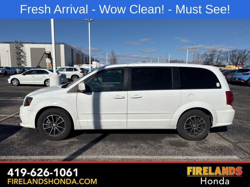 Used 2017 Dodge Grand Caravan SE image 1