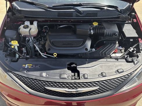 Used 2023 Chrysler Voyager LX FWD image 23