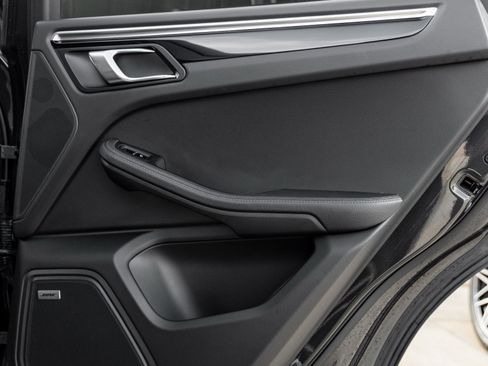 Used 2021 Porsche Macan S image 37