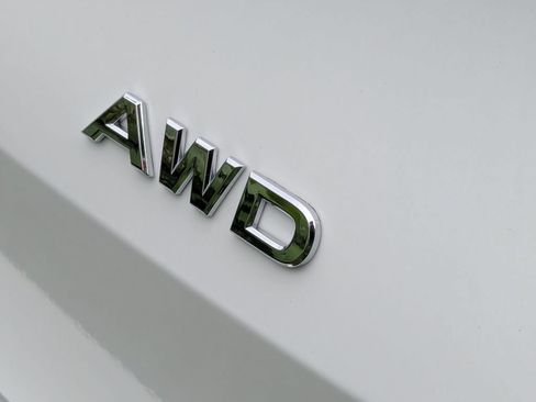 Used 2019 Nissan Rogue S AWD/4WD image 5