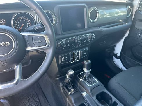 Used 2023 Jeep Gladiator Overland w/ Trailer Tow Package AWD/4WD image 29