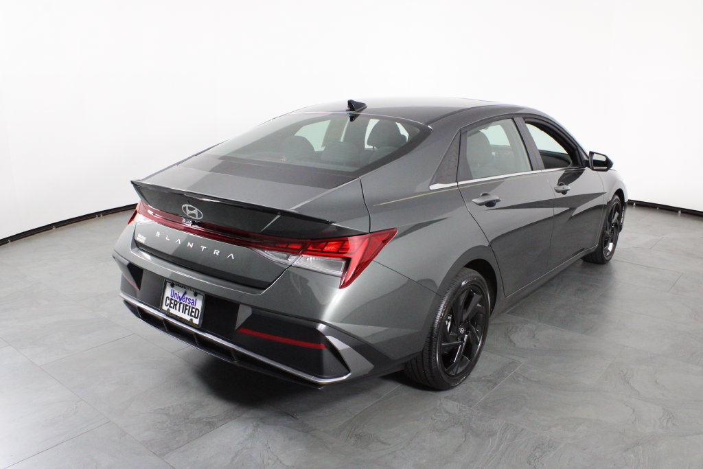 Certified 2026 Hyundai Elantra SEL Sport Premium FWD image 4