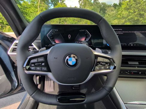 Used 2025 BMW 330i xDrive Sedan AWD/4WD image 24