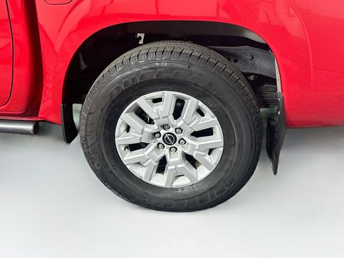 Used 2022 Nissan Frontier SV image 11