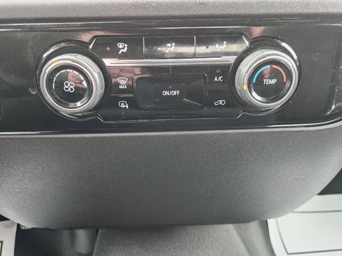 Used 2024 Chevrolet Silverado 2500 LT image 15