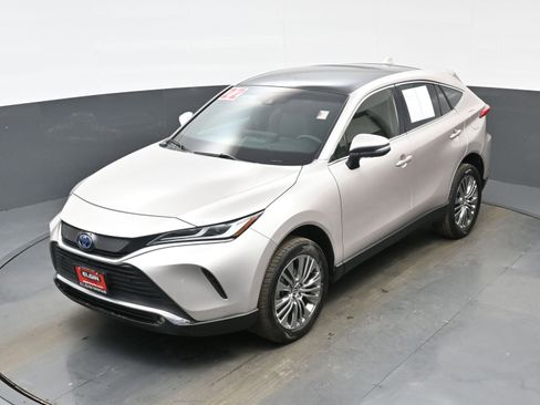 Used 2022 Toyota Venza Limited w/ Advanced Technology Package image 38