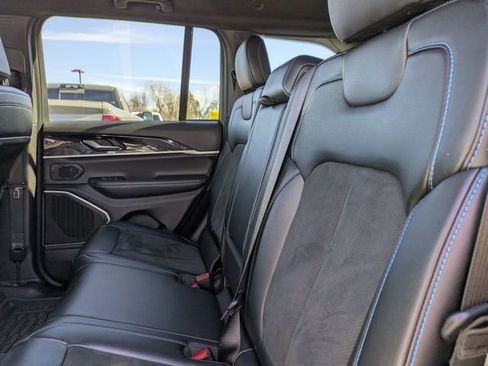 Used 2022 Jeep Grand Cherokee Trailhawk image 15