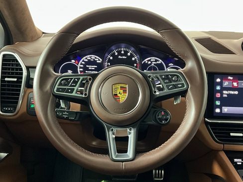 Used 2022 Porsche Cayenne Turbo image 13