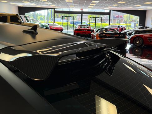 Used 2023 Lamborghini Urus Performante AWD/4WD image 21