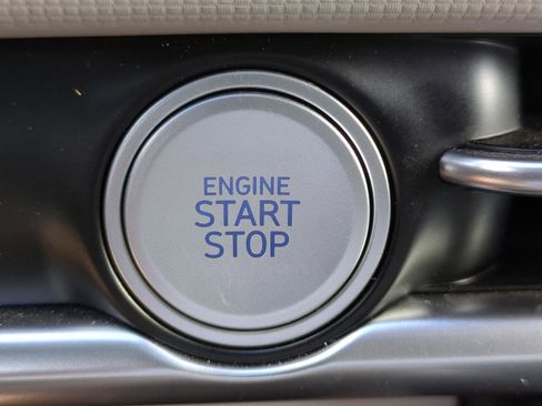 Certified 2025 Hyundai Tucson SE image 24