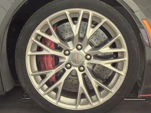Used 2016 Chevrolet Corvette Z06 w/ 3LZ Preferred Equipment Group RWD image 9