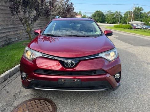 Used 2018 Toyota RAV4 XLE w/ Plus Extra Value Package AWD/4WD image 2