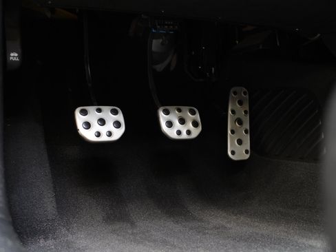 Used 2005 Pontiac GTO image 40