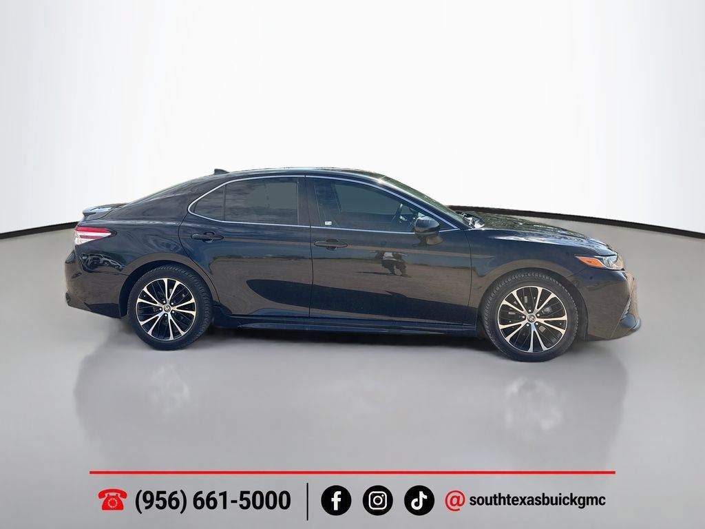 Used 2020 Toyota Camry SE FWD image 9