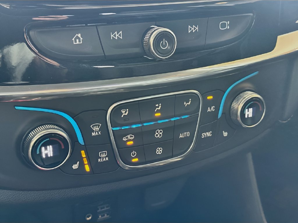 Used 2021 Chevrolet Traverse RS FWD image 16