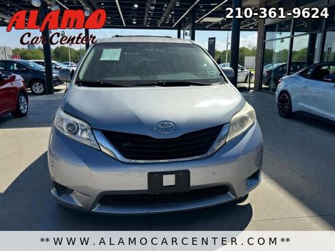 Used 2011 Toyota Sienna LE image 9