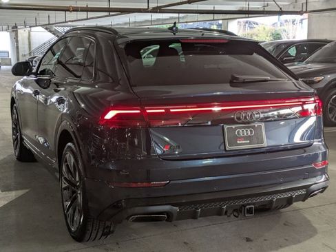 Used 2024 Audi Q8 Prestige w/ Prestige Package image 8