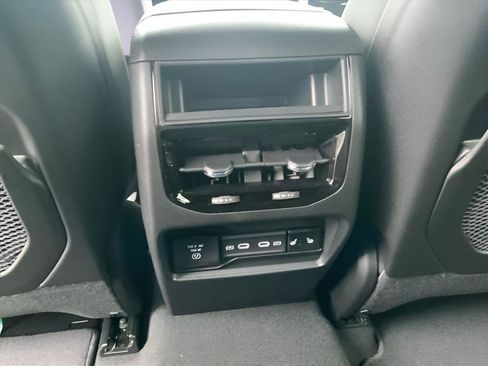 New 2026 Jeep Grand Cherokee Limited AWD/4WD image 18