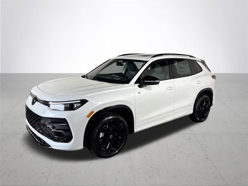 New 2026 Volkswagen Tiguan SE R-Line AWD/4WD image 2