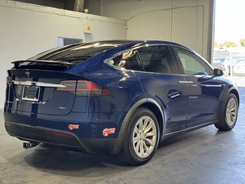Used 2018 Tesla Model X 75D image 4