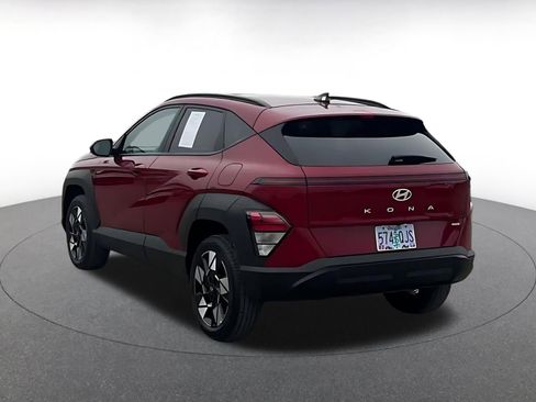 Used 2025 Hyundai Kona SEL image 4