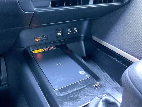 Used 2025 Toyota Camry LE w/ Convenience Package FWD image 35