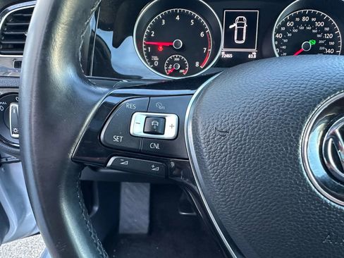 Used 2017 Volkswagen Golf SEL image 16