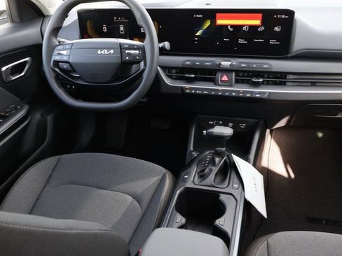 New 2025 Kia K4 LXS image 15