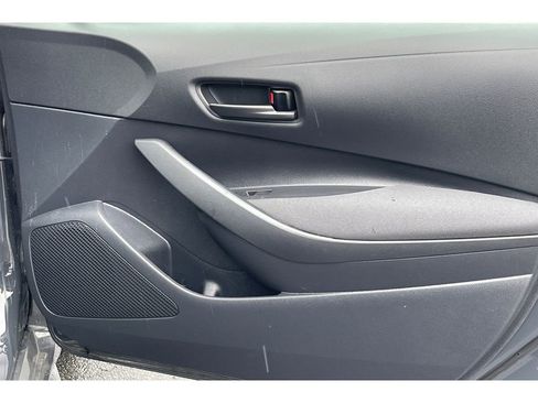 Used 2025 Toyota Corolla LE image 20