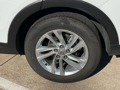 Used 2025 Buick Envista Preferred image 8