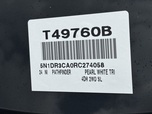 Used 2024 Nissan Pathfinder SL FWD image 37
